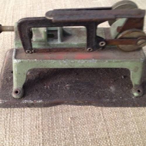 WILESCO STEAM DRIVEN HACKSAW (Reduced)